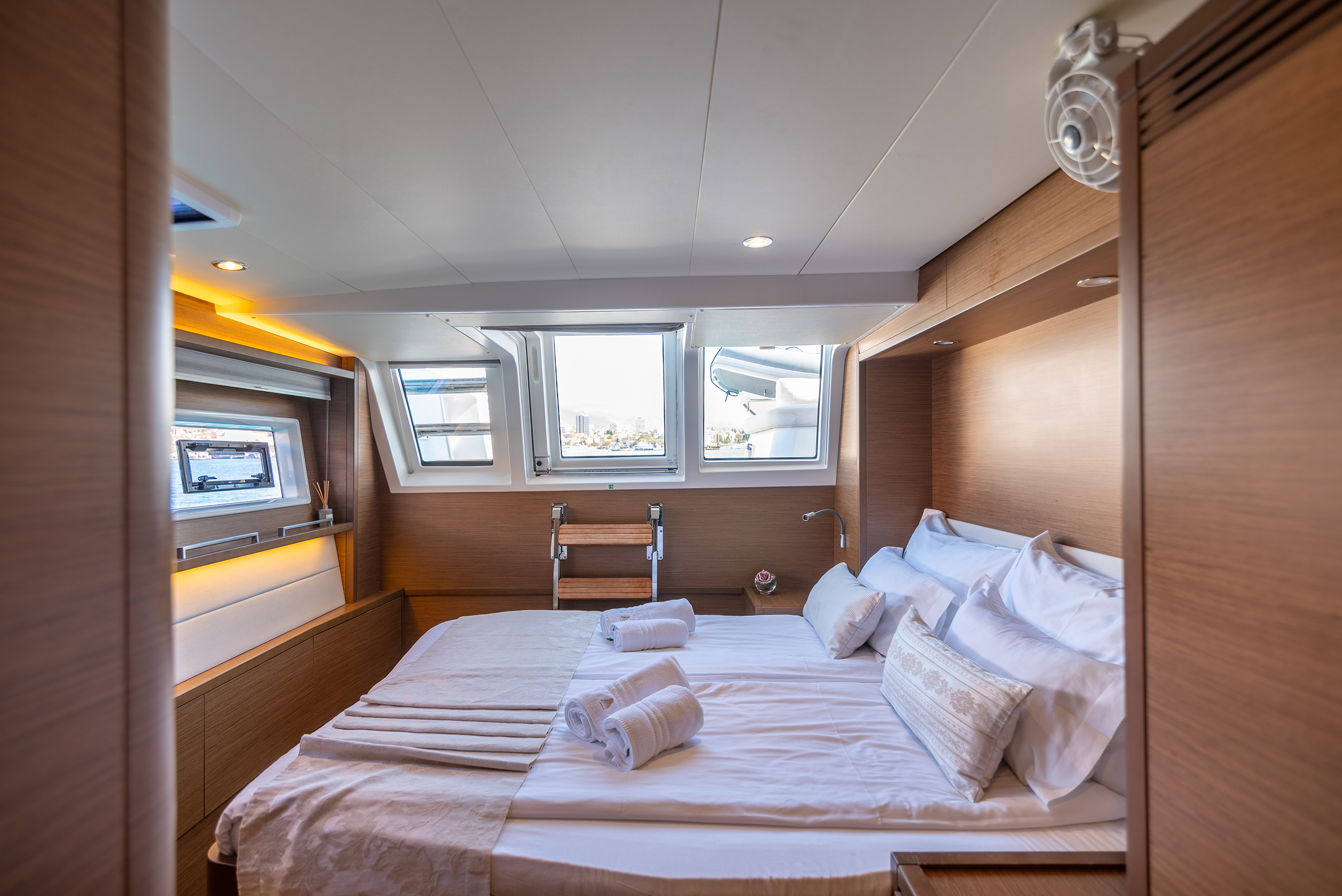 Lagoon 620 - Image 6